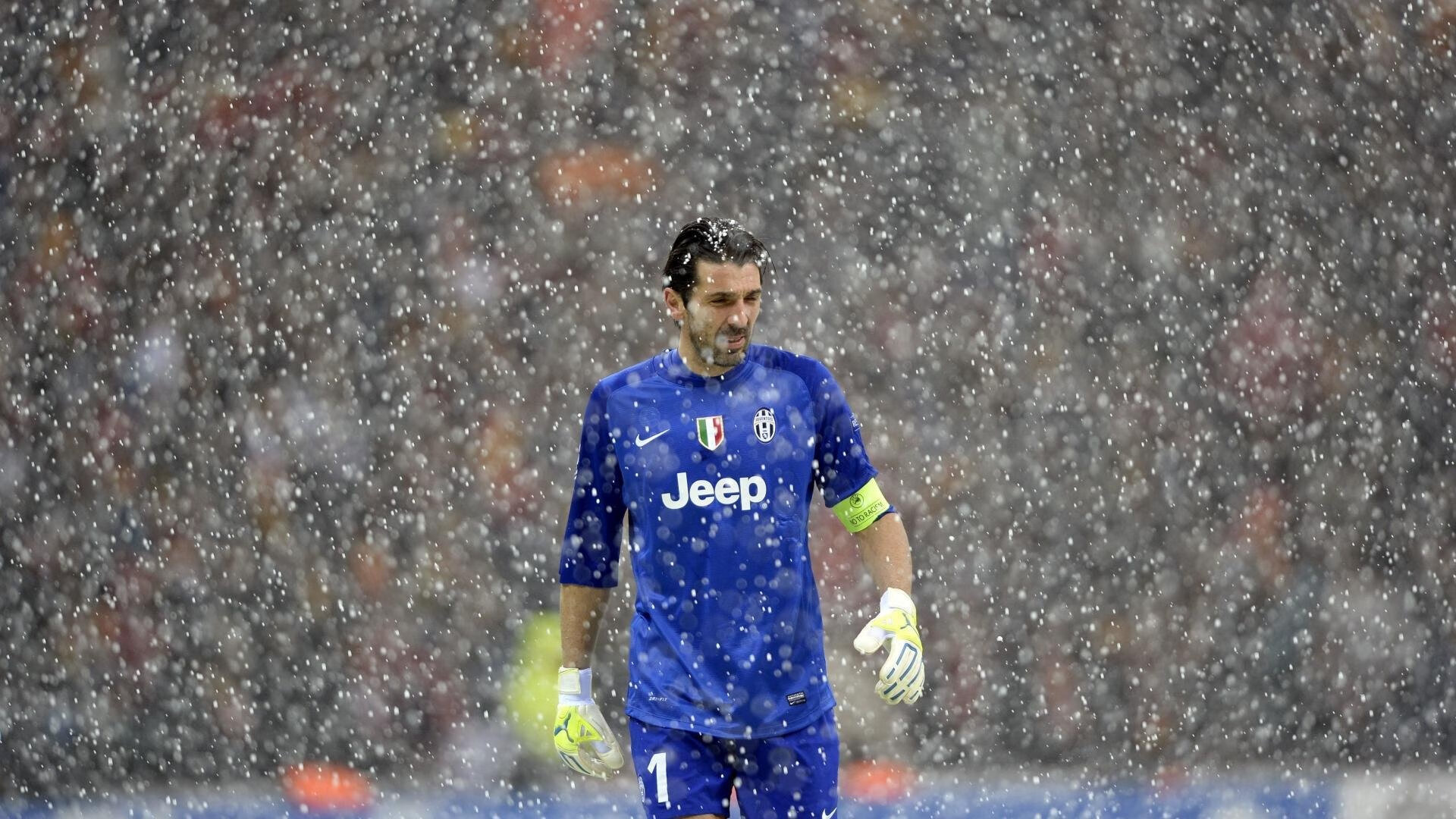 意甲激烈较量，球员专访揭秘场上战术调整的细节与心态变化，意甲争4